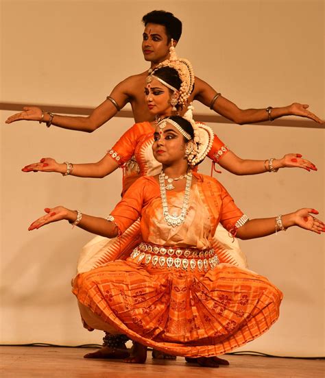 Five classical dance forms presented in Madurai college - The Hindu