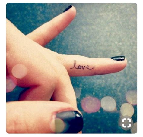 ‘Love‘ finger tattoo.Try this with henna paste www.laminau.com Henna ...