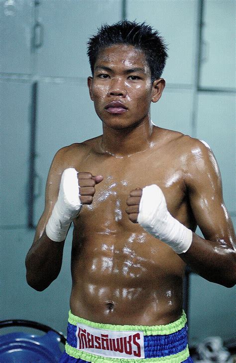 Fighter, Muay Thai (Thai Boxing), … – License image – 70170885 lookphotos