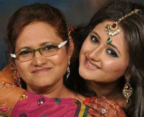 Rashmi Desai Daughter Photos : Wuhan is partying while the world ...