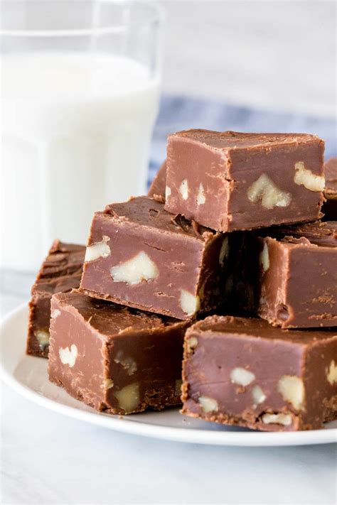 Easy Fudge Recipe With Marshmallow Fluff And Sweetened Condensed Milk ...