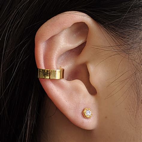 How to Wear Ear Cuffs: Everything You Need to Know | Maison Miru