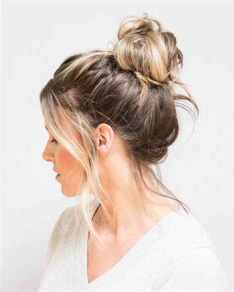 30+ Messy Bun Hairstyles That Are Easy To Do For Every Hair Type