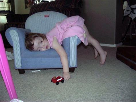 32 Tired Kids Who Didn’t Make It To The Bed