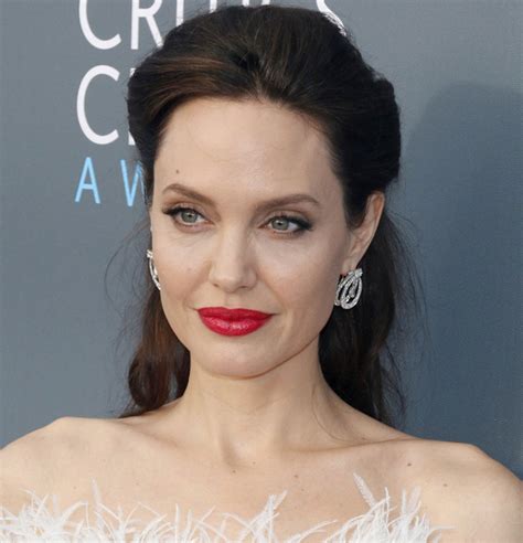 Angelina Jolie Reveals Bell's Palsy Diagnosis, Breaks, 58% OFF