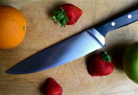 Calphalon Self-Sharpening Knife Set Giveaway | The Realistic Nutritionist