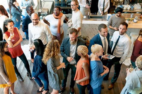 Entreprise : la tendance des soirées de recrutement | Pratique.fr