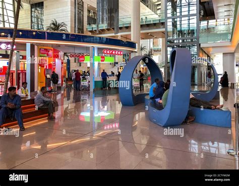 Muscat, Oman - 9 février 2020 : intérieur du nouveau terminal de l ...