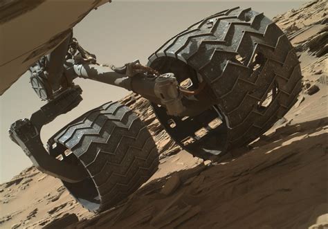 Amazing Mars Rover Curiosity's Latest Photos | Space