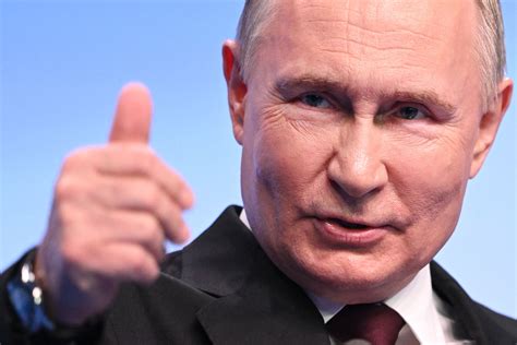La réélection de Poutine saluée par ses alliés, dénoncée par les ...