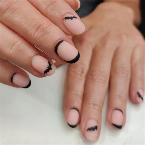 14 Bat Nail Art Ideas That Will Delight Your Inner Goth | Darcy