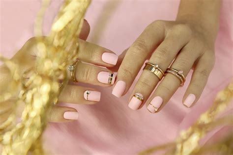 10 Pink And Gold Nails To Make You Feel Like Royalty - Zohna