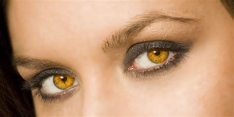 Gold Eyes Natural