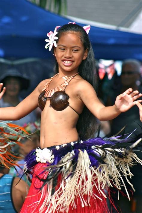 Island girl, Rarotonga For your luxury holiday, tropical wedding or ...