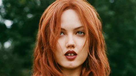Spiced Cherry Red Is the Juiciest New Hair-Color Trend for Fall 2022 — See Photos | Allure