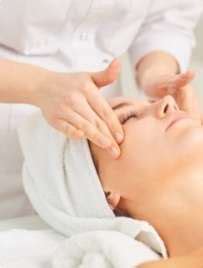 Effleurage Facial Massage Techniques: What? Why? When? How?