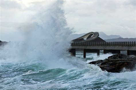 Storseisundet Bridge Is The Road To Nowhere | FECIELO