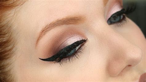 Winged Eyeliner Tutorial | NEW STAMP - Does It Work? - YouTube Winged ...