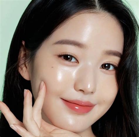 Jang Wonyoung | Clear glowing skin, Glass skin, Pretty skin