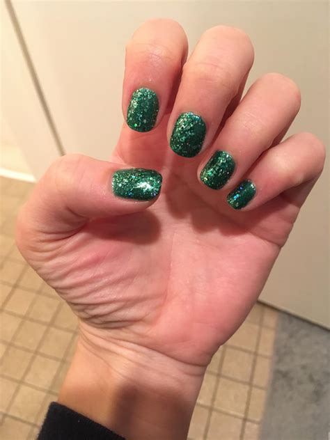 Ombre Black and Green Nails: Get the Perfect Look Now!