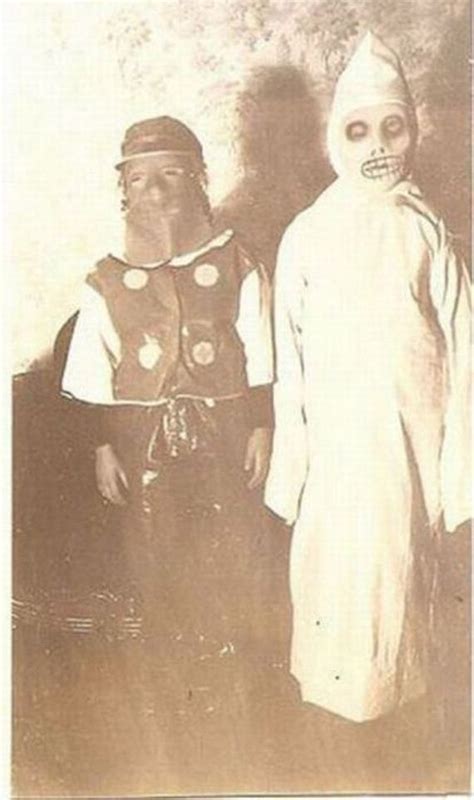 Scary Vintage Halloween Costumes - Barnorama