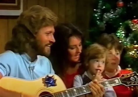 When Barry Gibb Made Rare Appearance With Wife Linda To Sing 'Silent ...