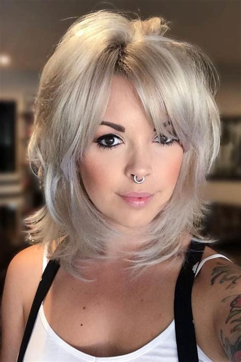 Short Medium Layered Haircuts, Short Hair Cuts, Layered Lob, Layered ...