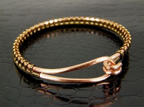 Copper Wire Bangle Bracelet Wire Wrapped in Brass | Bracelets en fil de fer, Bijoux en fil de ...