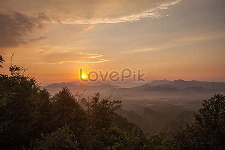 The Beautiful Scenery Of The Sunrise Mountain In Mount Danxia Picture ...