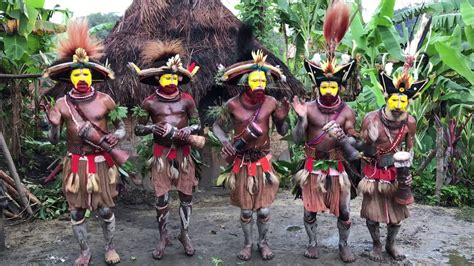 Huli Tribe Wigmen, Papua New Guinea - YouTube