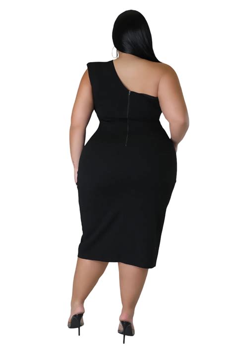 Final Sale Plus Size One Shoulder Cut Out Dress with Side Slit is Blac – Chic And Curvy