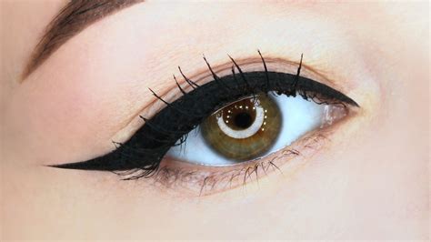 The Best Eyeliners For Creating The Perfect Cat Eye