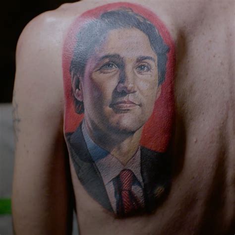 Se faire tatouer la face de Justin Trudeau dans l’dos - URBANIA