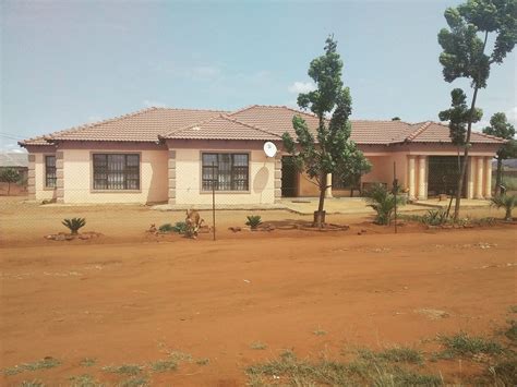 Rural Flat Roof Houses In Limpopo - modern houses