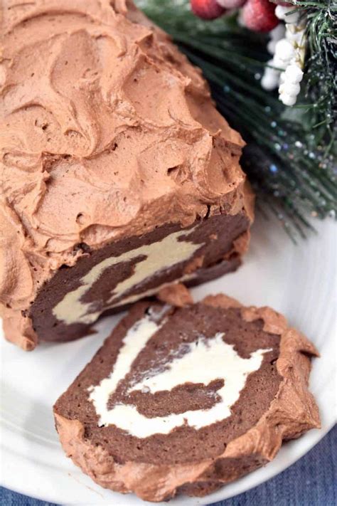 Yule Log Chocolate Roll Cake Recipe | Recipe | Chocolate roll cake, Yule log recipe, Easy yule ...