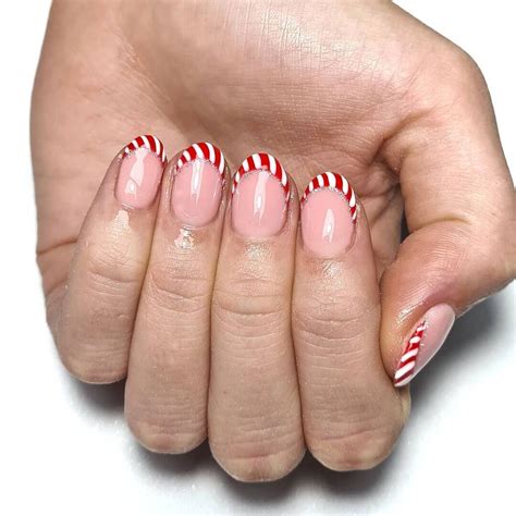 candy-cane-nail-art-designs-for-the-christmas-season-2 - K4 Fashion