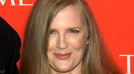 Suzanne Collins Height, Weight, Age, Net Worth, Spouse