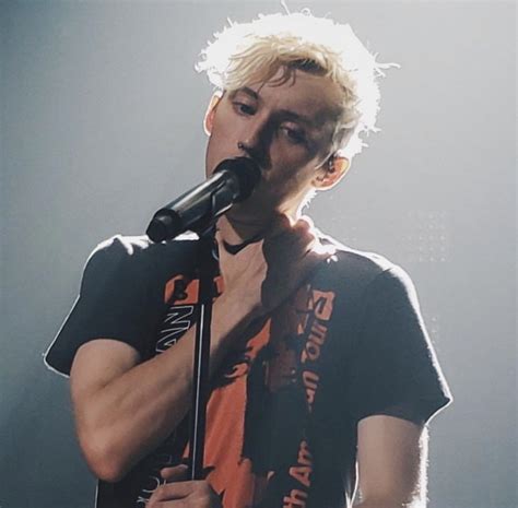 Pin by iriel on troye sivan | Troye sivan, Concert