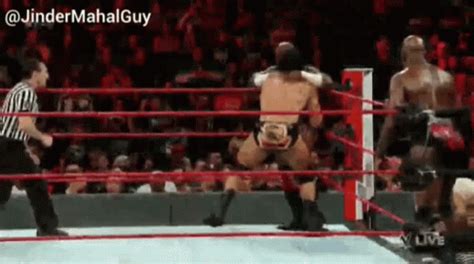 Drew Mc Intyre Belly To Belly Suplex GIF - DrewMcIntyre ...