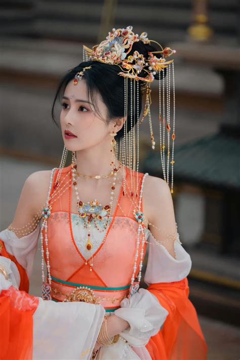 'Trường nguyệt tẫn minh' tung ảnh đám cưới của La Vân Hi - Bạch Lộc, netizen nghi ngờ gian lận