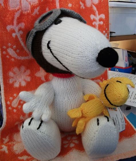 Snoopy & Woodstock both knitted in Hayfield Bonus DK acrylic. | Christmas toy knitting patterns ...