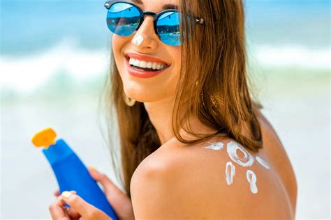 The 9 Best Natural Sunscreens For Face And Body