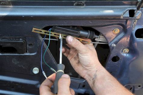 How Long Does a Door Lock Actuator Last? | YourMechanic Advice