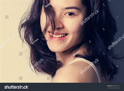 Close Young Asian Woman Smiley Face Stock Photo 398313511 | Shutterstock