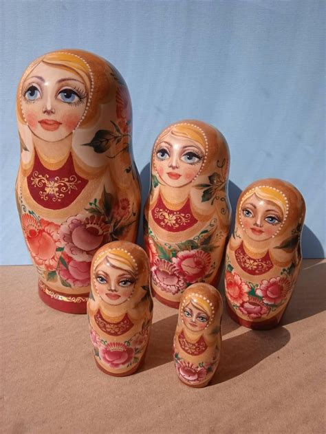 Nesting dolls Traditional matryoshka babushka Gift for her | Etsy