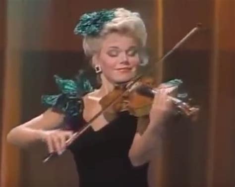 Gretchen Carlson performs Sarasate at the Miss America Pageant 1989 ...