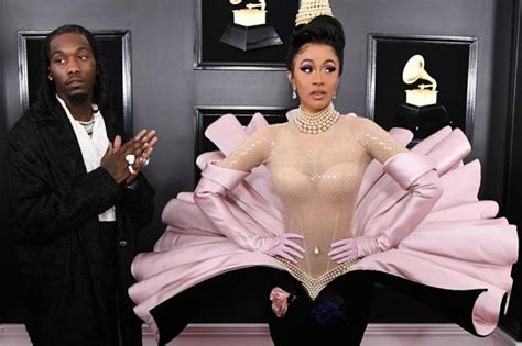 Cardi B and Offset kiss each other at the 2019 Grammy Awards ...