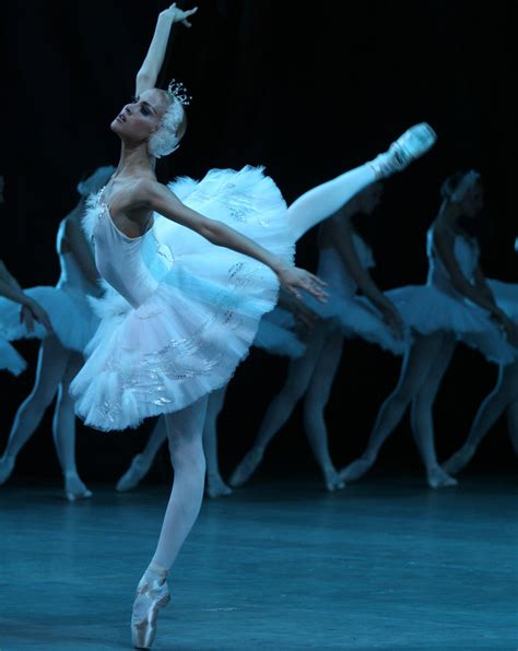 The Mariinsky Presents Its Shimmering ‘Swan Lake’ - The New York Times