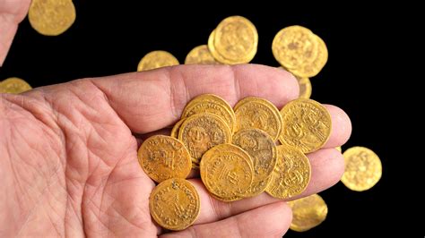 44 pure gold Byzantine coins discovered in Golan Heights - ISRAEL21c