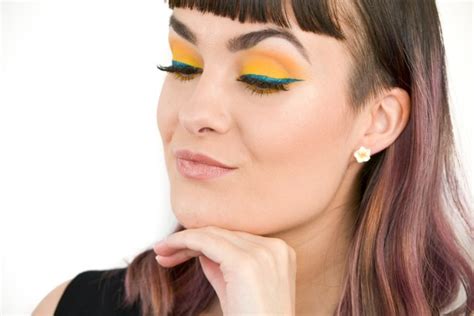 Easy yellow makeup look - Beat Around the Blush